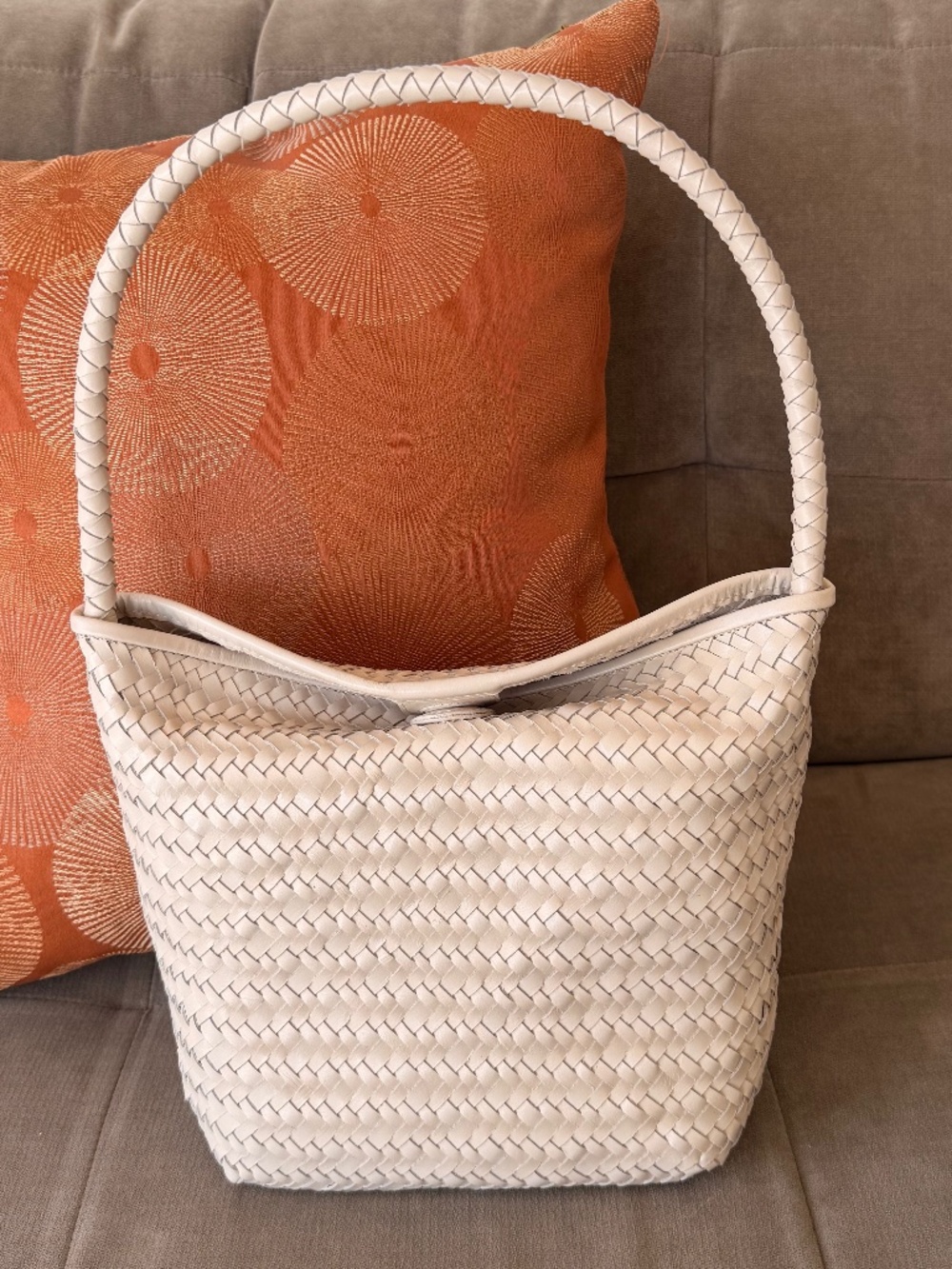 Madewell Signature Woven Shoulder Bag - Picture 2 of 6